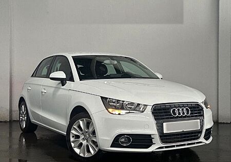 Audi A1 1.6 TDI Sportback SEHR GEPFLEGT !