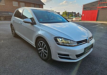 VW Golf Volkswagen VII Lim. Highline 2.0 TDI BMT Panorama Navi