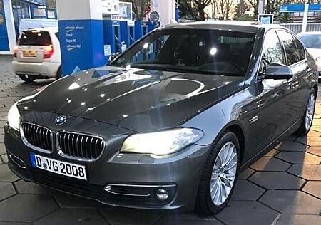 BMW 520d xDrive A Luxury Line Luxury Line