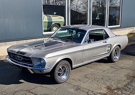 Ford Mustang 1967 TÜV/H neu V8 Automatik Servo
