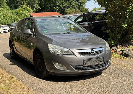 Opel Astra J Lim. 5-trg. 1.4 TURBO KLIMA 150TKM