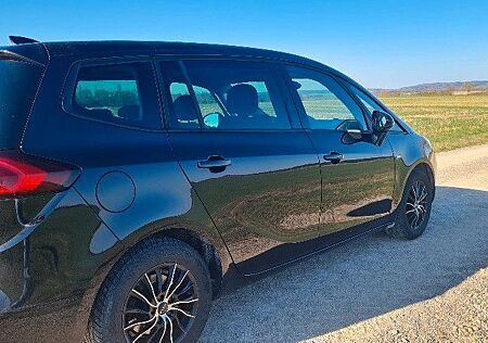 Opel Zafira Tourer 7 Sitzer AHK TÜV NEUE SOMMERREIFEN
