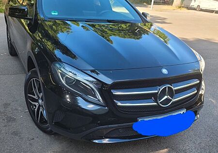 Mercedes-Benz GLA 200 d -