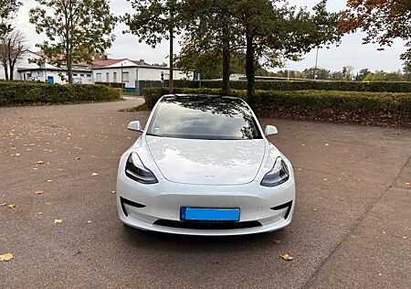 Tesla Model 3 SR+ top 43.500 km mit Garantie + Wallbox