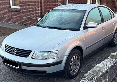 VW Passat Volkswagen Passat1.8T-TÜV27-1600€ Repariert-Platzmangel