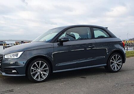 Audi A1 1.6 TDI S tronic -S-line