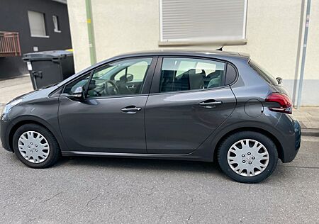 Peugeot 208 PureTech 82 Active Active