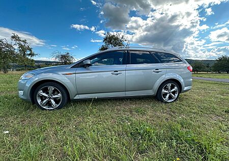 Ford Mondeo 2,0 EcoBoost Titanium Turnier PowerSh...