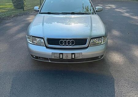 Audi A4 1.8 T Avant -