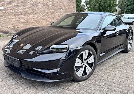 Porsche Taycan Panorama
