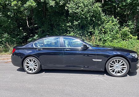 BMW 750i xDrive individual, sehr voll, gut gepflegt