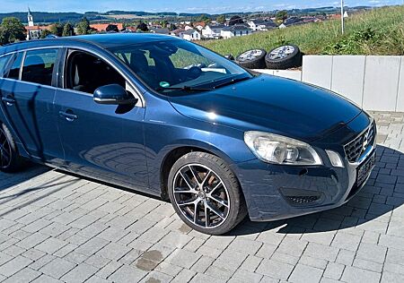 Volvo V60 gebraucht kaufen Volvo V60 D3 Momentum- Tempomat, Klimaautomatik,