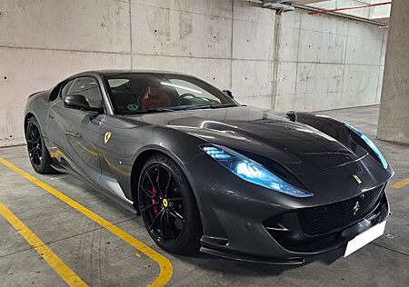 Ferrari 812 6.5 V12 Superfast DCT F1 -