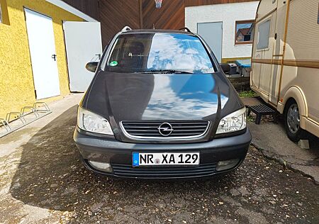Opel Zafira 1.8 16V Elegance Elegance