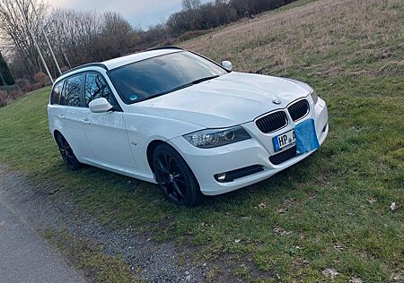 BMW 318i Touring -