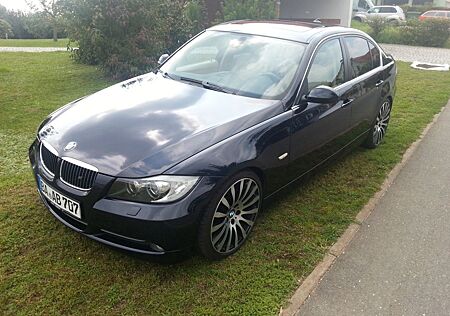BMW 330i 3er // E90 // BJ 2006
