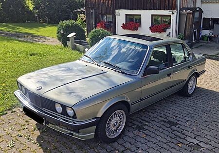 BMW 320i E30