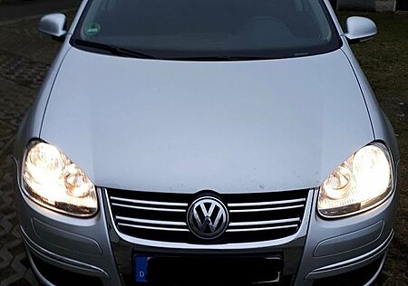 VW Jetta Volkswagen 1.6 FSI Trendline Trendline