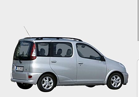 Toyota Verso Yaris SUCHE
