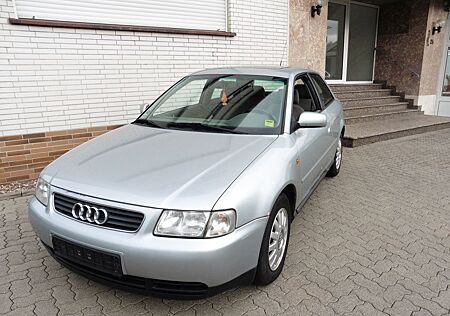 Audi A3 1.6 Autom/SD