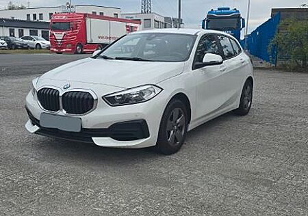 BMW 118i TÜV-Neu!/ AUTOMATIK/ NAVI/ TEMPOMAT/Carplay