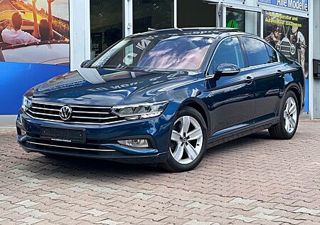 VW Passat Volkswagen Lim. *DGS*PANOdach*Masagesitz*