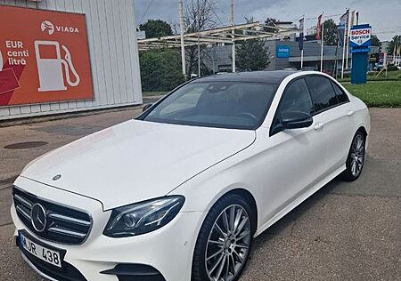 Mercedes-Benz E 350 E 350d AMG Line PANORAMA, BURMESTER, R20
