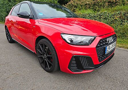 Audi A1 40 TFSI S tronic S line Sportback S line rot
