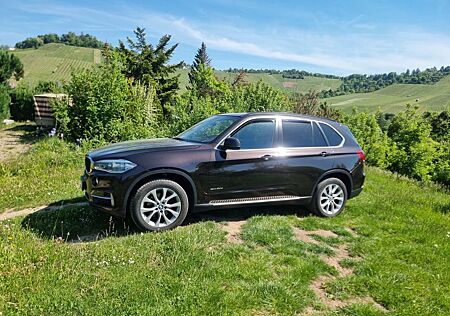 BMW X5 xDrive30d F15*LEDER*KAMERA*SOFTCL*PANO*AHK