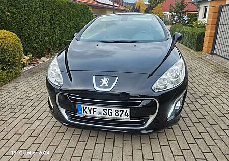 Peugeot 308 CC Active 155 THP Active schwarz