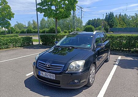 Toyota Avensis Combi Executive 2,2-l-D-CAT Executive