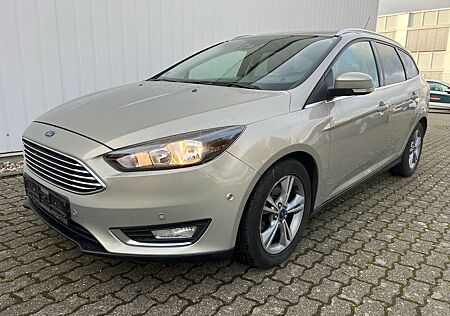 Ford Focus 1.5/ NAVI/SHZ/PDC/AHK/ZAHNRIEMEN NEU