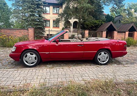 Mercedes-Benz E 320