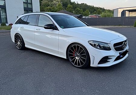 Mercedes-Benz C 220 d 4MATIC T Autom. AMG Line Night Paket