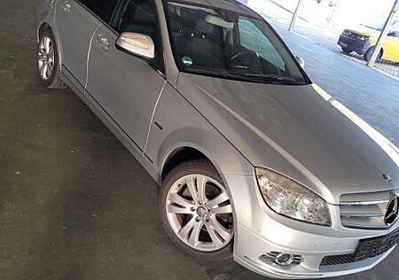 Mercedes-Benz C 230 - V6 7 G-Tronik