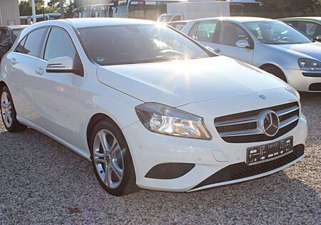 Mercedes-Benz A 180 A -Klasse BlueEfficiency 1 HAND