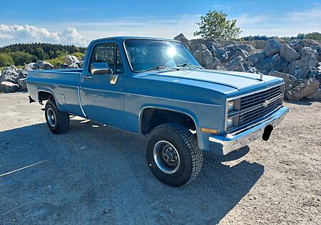 Chevrolet K30 K10 4x4 TÜV H Zulassung