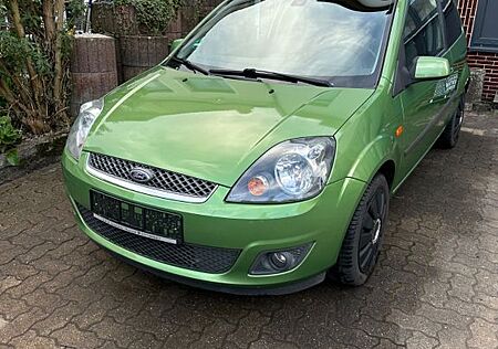 Ford Fiesta 1,6 16V Ghia Ghia