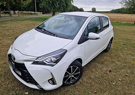Toyota Yaris 1,5-l-Dual-VVT-iE Team Deutschland Tea...