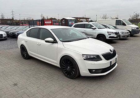 Skoda Octavia Lim. Elegance*SITZHEIZUNG*ALUS*TÜV NEU*