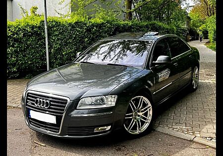Audi A8 4.2 FSI tiptronic quattro -