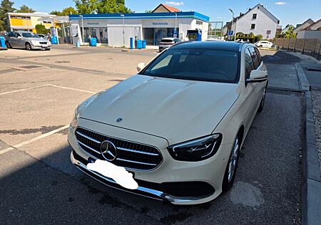 Mercedes-Benz E 220 d T Autom. -