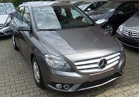 Mercedes-Benz B 180 Automatik / Aktiver Park-Assistent