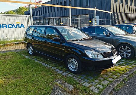 Mitsubishi Lancer Kombi 1.6 neue Allwetterreifen & BT Radio
