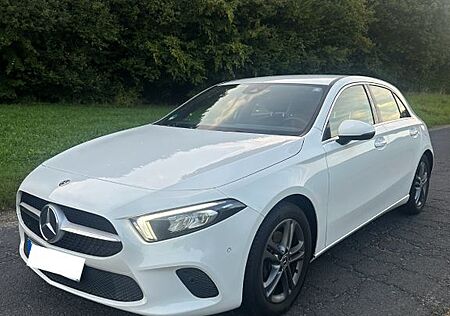 Mercedes-Benz A 200 Progressive Kamera AHK Widescreen