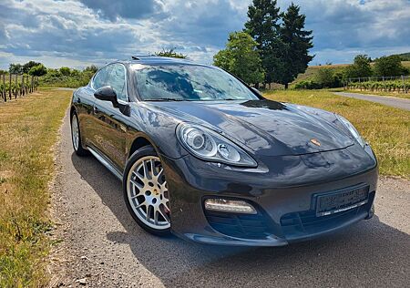 Porsche Panamera 4S