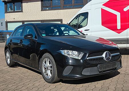Mercedes-Benz A 180 d/ LEDER/ALU/695
