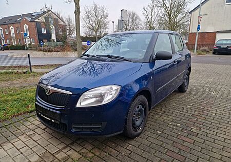 Skoda Fabia 1.2l - Einparkhilfe vorne/hinten, DAB