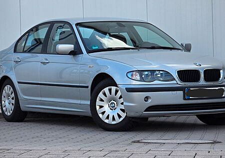 BMW 316i Edition Exclusive Klima Shzg EFH PDC Navi