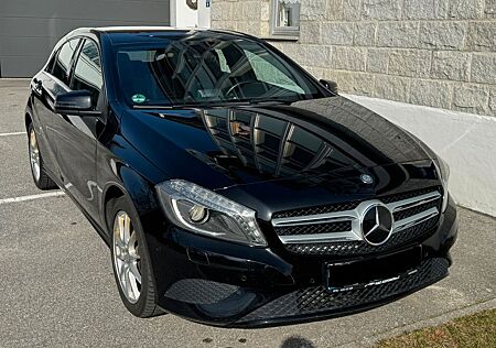 Mercedes-Benz A 250 Urban/BlueEfficiency/PANO/SPORT/BI-XENON